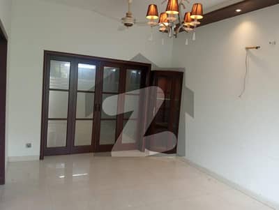 PHASE 4 HOUSE FOR RENT 10 MARLA
