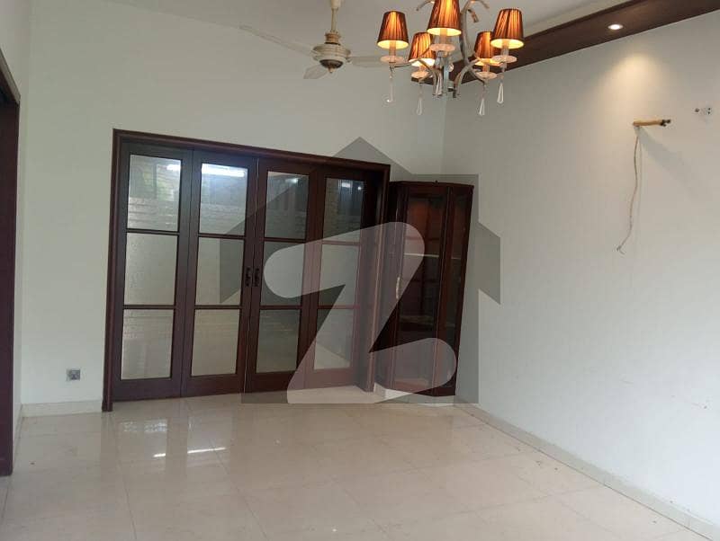 PHASE 4 HOUSE FOR RENT 10 MARLA PHASE 4 HOUSE FOR RENT 10 MARLA