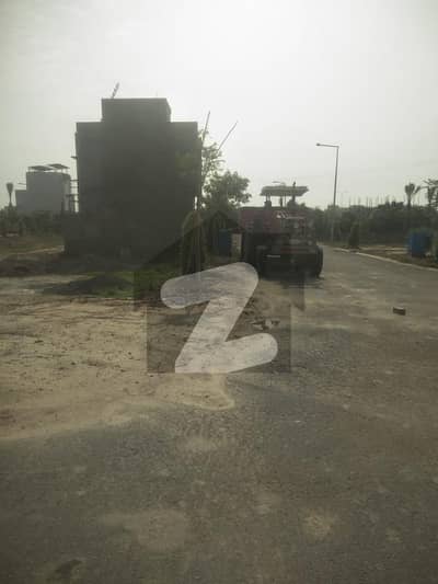 یونین گرین کالج روڈ,لاہور میں 6 مرلہ رہائشی پلاٹ 1.25 کروڑ میں برائے فروخت۔