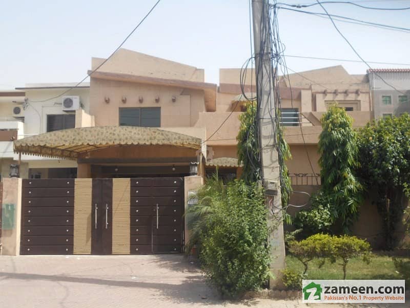 House Is Available For Sale Model Town Block C, Model Town, Lahore
