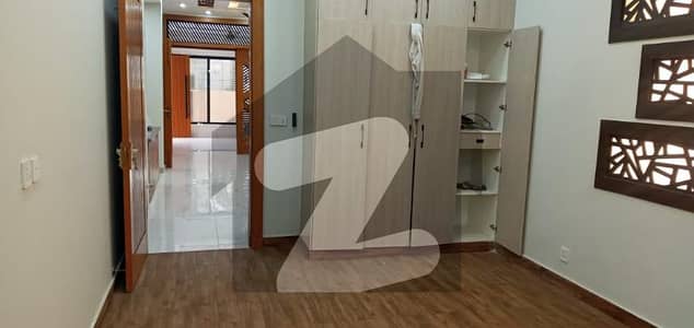 بحریہ ٹاؤن فیز 7 بحریہ ٹاؤن راولپنڈی,راولپنڈی میں 5 کمروں کا 12 مرلہ مکان 1.25 لاکھ میں کرایہ پر دستیاب ہے۔