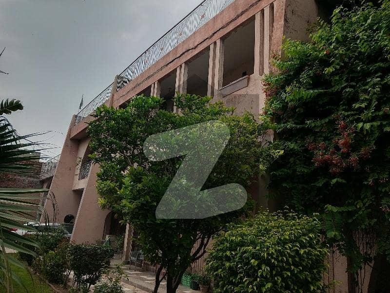 30 Marla House For sale In Rs. 100000000 Only