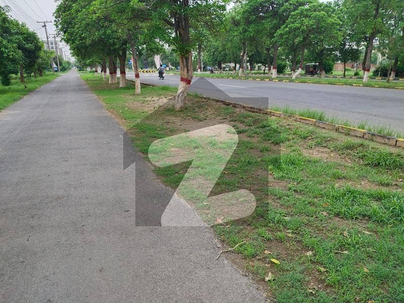 PRIME LOCATION 10 MARLA PLOT FOR SALE