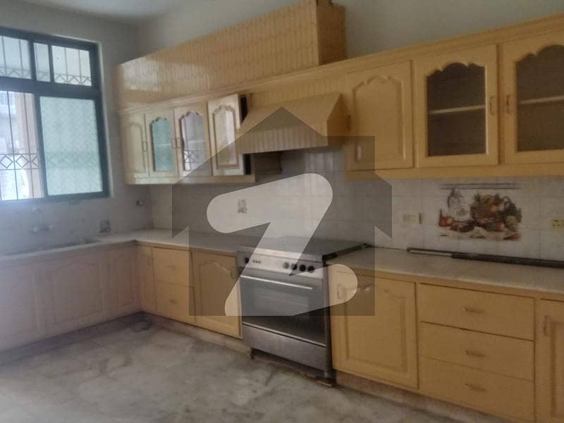 12.8 MARLA HOUSE(40X80)AVALIABLE FOR SALE I-8/2 12.8 MARLA HOUSE(40X80)AVALIABLE FOR SALE I-8/2