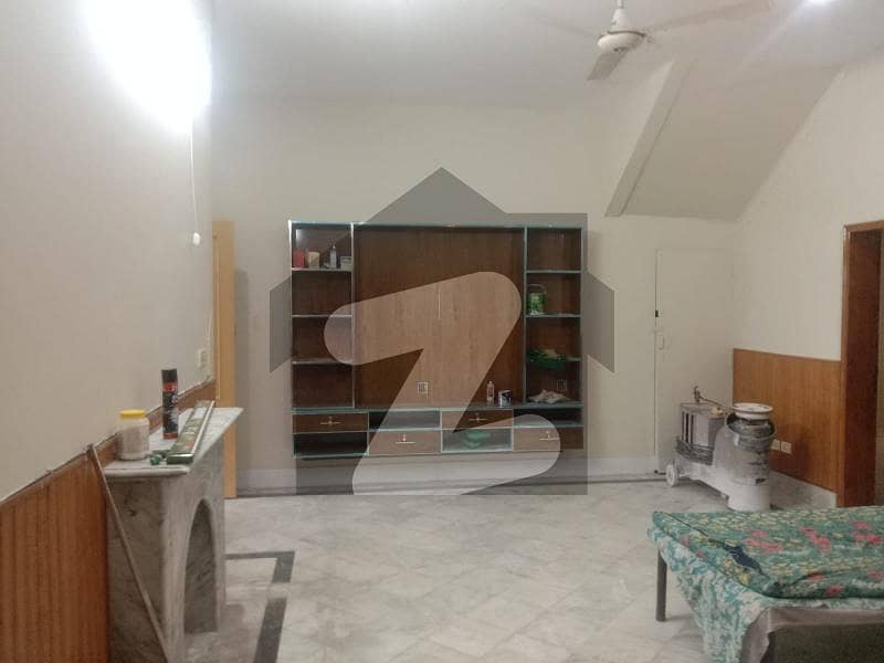 12.8 MARLA HOUSE(40X80)AVALIABLE FOR SALE I-8/2 12.8 MARLA HOUSE(40X80)AVALIABLE FOR SALE I-8/2
