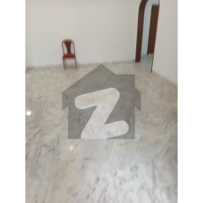 کلفٹن ۔ بلاک 9 کلفٹن,کراچی میں 3 کمروں کا 2 کنال زیریں پورشن 2.5 لاکھ میں کرایہ پر دستیاب ہے۔