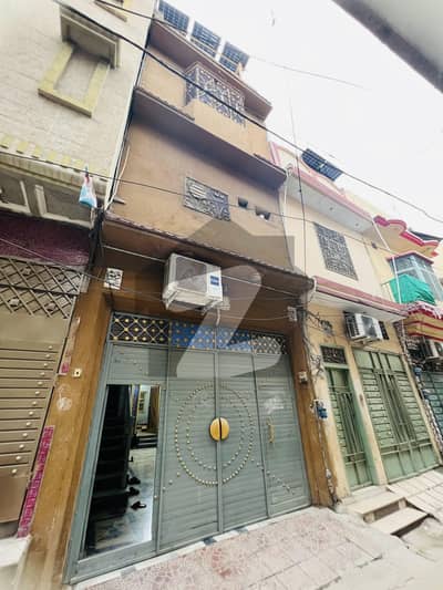 سرکی روڈ پشاور میں 4 کمروں کا 2 مرلہ مکان 1.3 کروڑ میں برائے فروخت۔