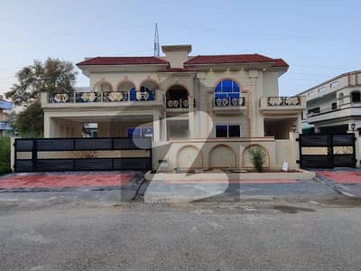 Book A House Of 5400 Square Feet In G-15 G-15