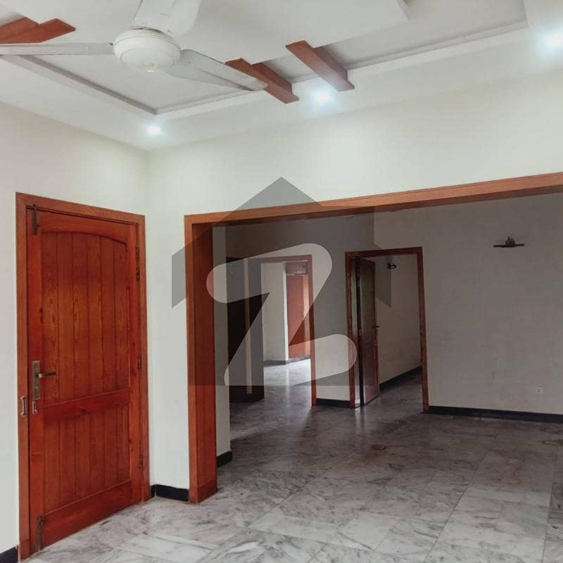 E-11 Clean Upper Portion 2 Bed E-11 Clean Upper Portion 2 Bed