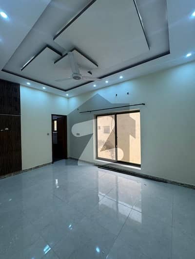 1 Kanal Half Separate Upper Portion For Rent Available In Bahria Town Lahore