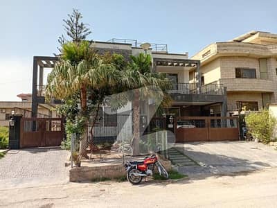 Luxury House Available For Rent