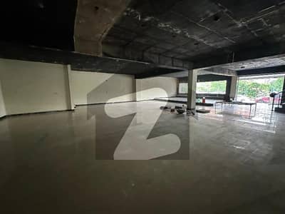 1 Kanal Commercial Building For Rent