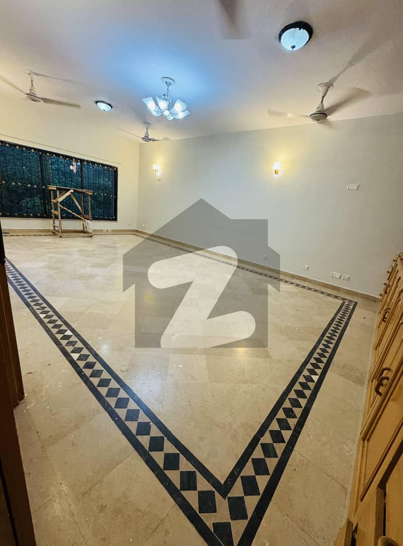ایف ۔ 11 اسلام آباد میں 5 کمروں کا 1 کنال مکان 3.5 لاکھ میں کرایہ پر دستیاب ہے۔ ایف ۔ 11 اسلام آباد میں 5 کمروں کا 1 کنال مکان 3.5 لاکھ میں کرایہ پر دستیاب ہے۔