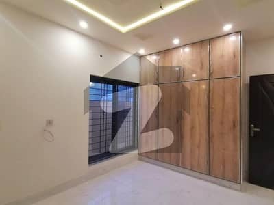 Highly-Desirable 10 Marla House Available In Gulshan-e-Ravi - Block E