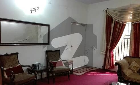 10 Marla House For sale In Rs. 33000000 Only