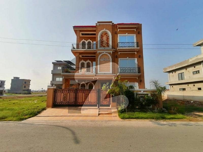 Prime Location Affordable House For sale In Central Park - Block D