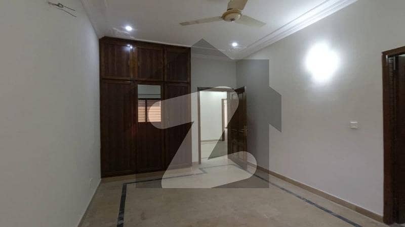 House Of 1800 Square Feet In G-11 Is Available House Of 1800 Square Feet In G-11 Is Available