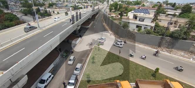 Alpha Mall - Office Available for Rent 680 sft