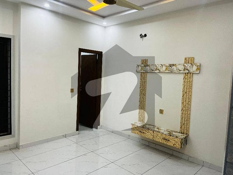 Cormer House Available For Sale In D-H-A Gujranwala Cormer House Available For Sale In D-H-A Gujranwala