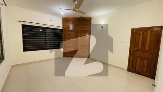 Beautiful 3Bed Renovated Corner Triple Storey House Available For Rent Ideal Location F-10 Park Facing