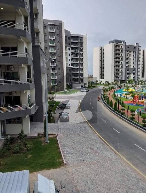 10 MARLA 3 BEDROOMS APARTMENT AVAILABLE FOR SALE IN ASKARI 11 TOP LOCATION