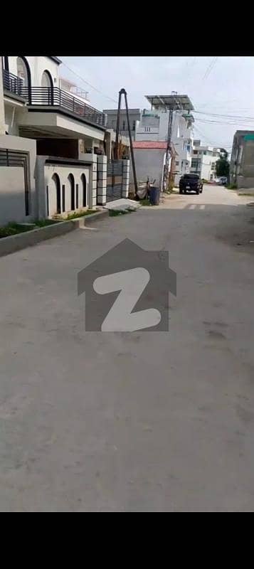 بنی گالہ اسلام آباد میں 5 مرلہ رہائشی پلاٹ 1.25 کروڑ میں برائے فروخت۔