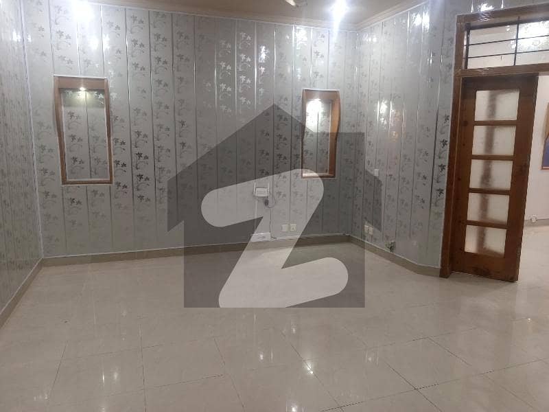 ایف ۔ 11 اسلام آباد میں 2 کمروں کا 7 مرلہ بالائی پورشن 1.0 لاکھ میں کرایہ پر دستیاب ہے۔