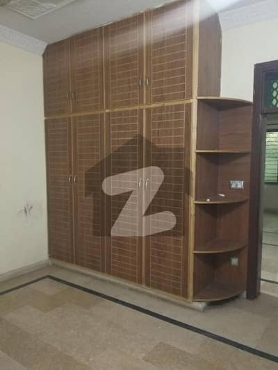 آئی ۔ 10 اسلام آباد میں 4 کمروں کا 6 مرلہ مکان 3.85 کروڑ میں برائے فروخت۔