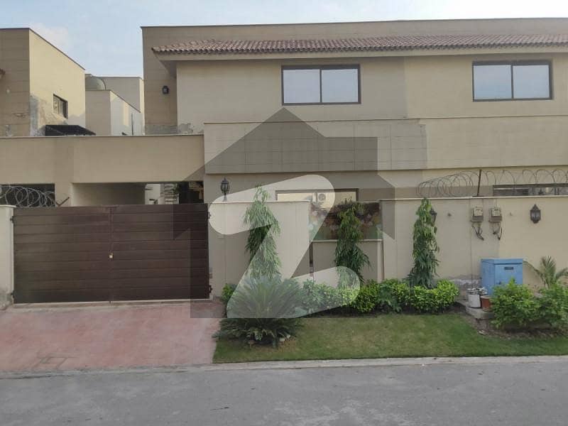 House Sized 10 Marla Available In Pearl City