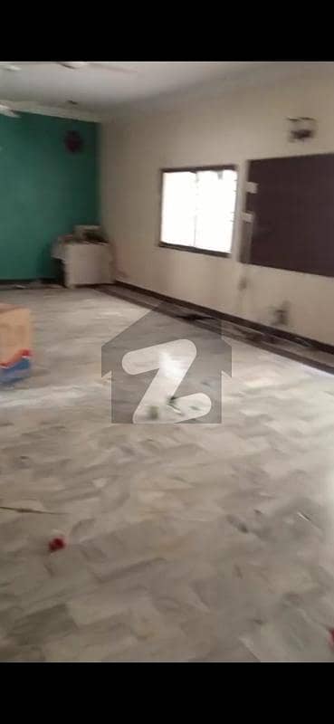 گلشنِ اقبال - بلاک 7 گلشنِ اقبال,گلشنِ اقبال ٹاؤن,کراچی میں 4 کمروں کا 1 کنال مکان 3.5 لاکھ میں کرایہ پر دستیاب ہے۔