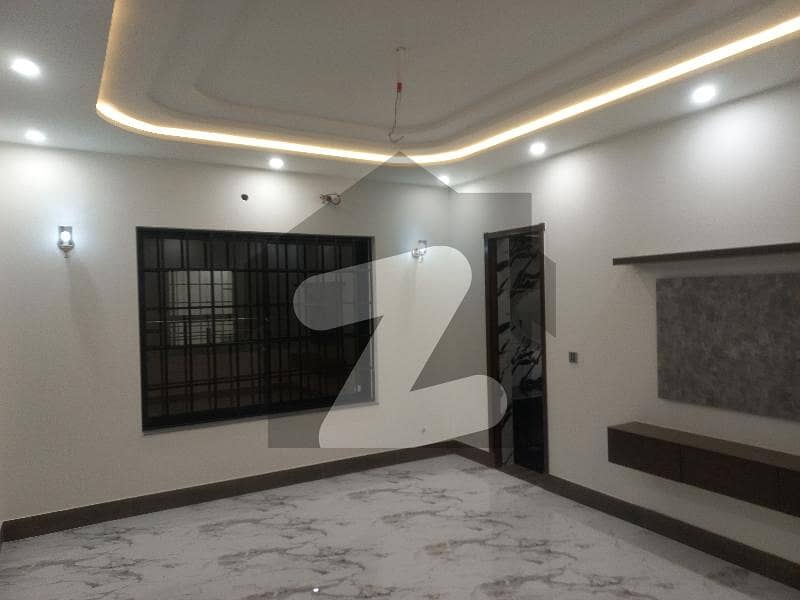 12-Marla tail flooring house for sale