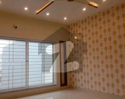 بحریہ ٹاؤن سیکٹر ای بحریہ ٹاؤن,لاہور میں 5 کمروں کا 1 کنال مکان 7.0 کروڑ میں برائے فروخت۔