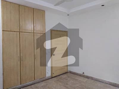 Ideally Located Upper Portion Of 10 Marla Is Available For rent In Paragon City