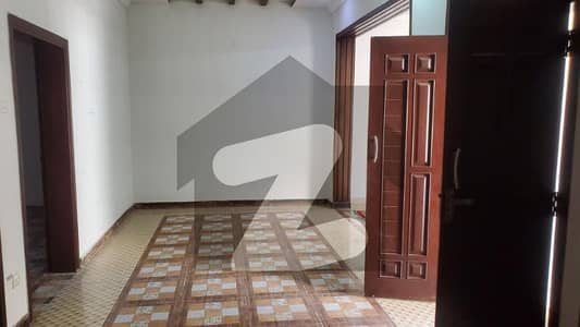 بی