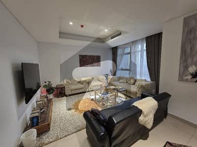 One Constitution Avenue Luxurious 1-Bedroom Study Apartment Available For Rent
