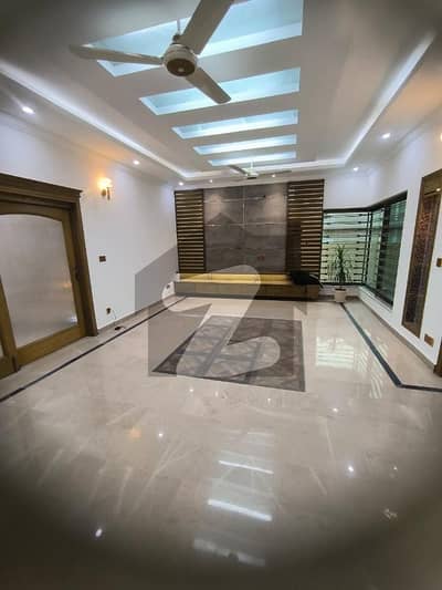 proper corner open beament for rent