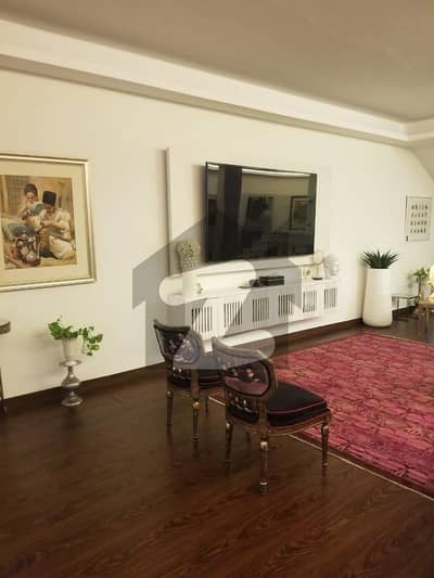 *500 Yards Bungalow for Sale - Khayaban-e-Shahbaz, DHA Karachi*   Ideal Location Between Commercial Avenue & Khayaban-e-Hafiz