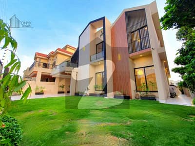 Park Facing 22 Marla Designer House Near Future World School