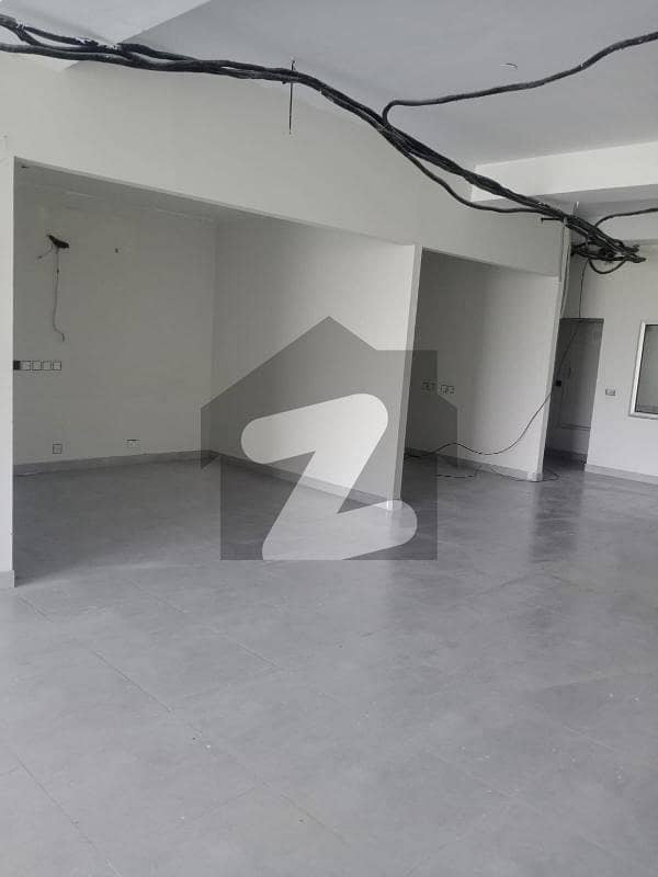 Premium 8 Marla Building Facing Golf Course Ground , Basement , Mezzanine Floor For Rent In Raya , Modern Design