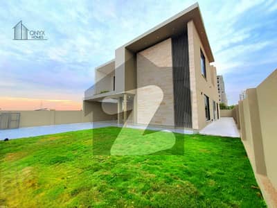 1 Kanal Back Open House With Beautiful Lawn