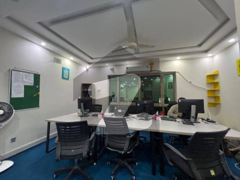 Tile Flor Space Available For Silent Office Tile Flor Space Available For Silent Office