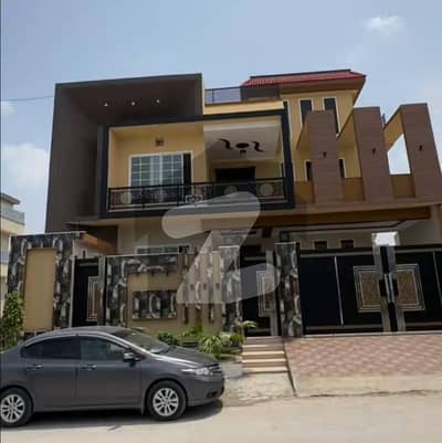 A VVIP 10 MARLA HOUSE FOR SALE IN REGI MODEL TOWN