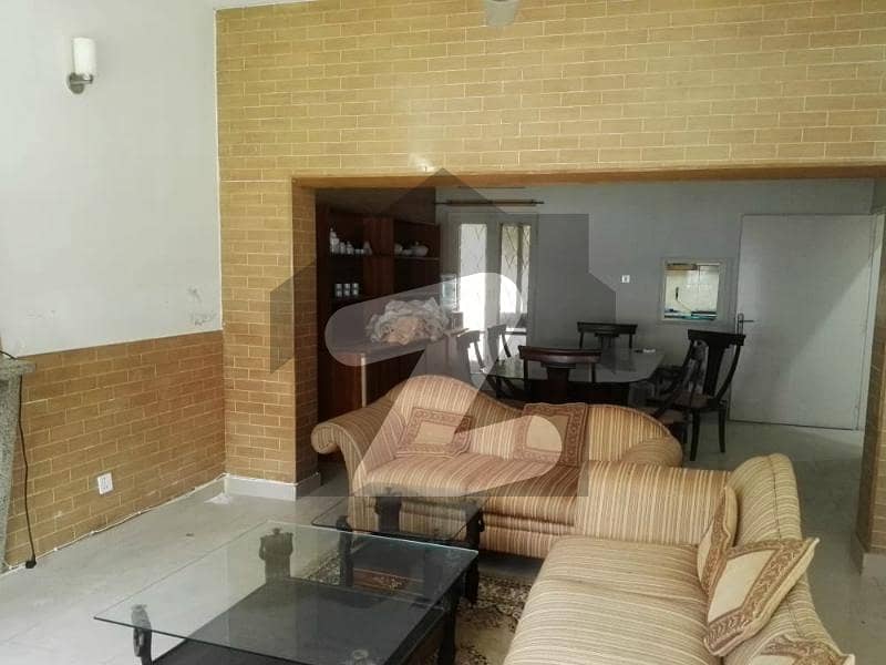 ایف ۔ 8 اسلام آباد میں 5 کمروں کا 3 کنال مکان 30.0 کروڑ میں برائے فروخت۔ ایف ۔ 8 اسلام آباد میں 5 کمروں کا 3 کنال مکان 30.0 کروڑ میں برائے فروخت۔