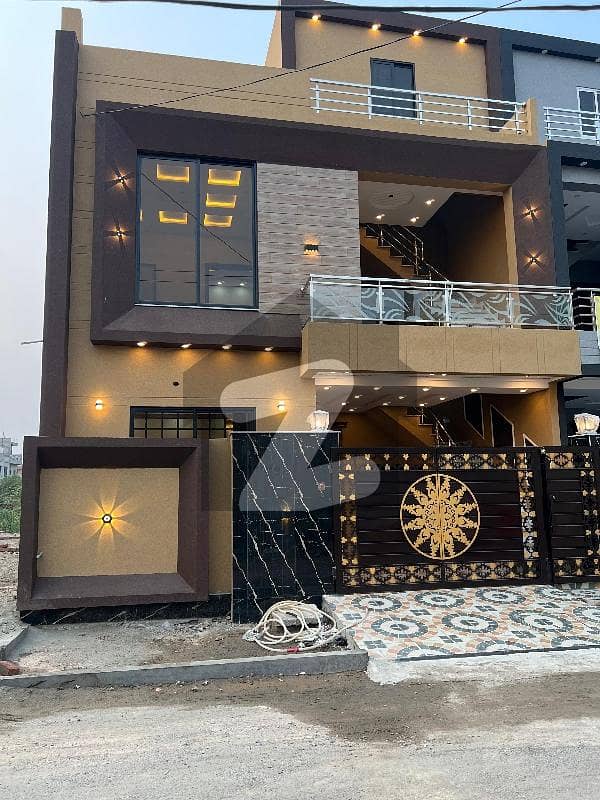 5 MARLA HOUSE FOR SALE IN NASHMAN-E-IQBAL NEAR VALANCIA TOWN LHR 5 MARLA HOUSE FOR SALE IN NASHMAN-E-IQBAL NEAR VALANCIA TOWN LHR