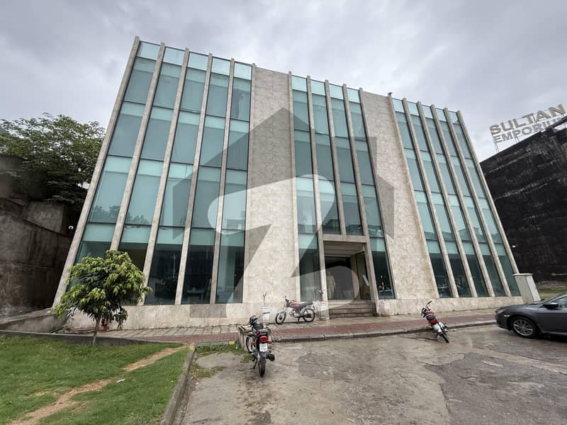 Commercial Plaza FoR Sale Very Hot Location