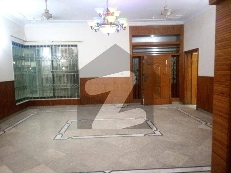 جی ۔ 10/2 جی ۔ 10,اسلام آباد میں 7 کمروں کا 1 کنال مکان 4.5 لاکھ میں کرایہ پر دستیاب ہے۔