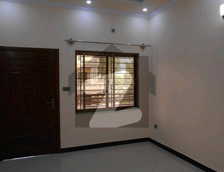 1 Kanal House Is Available In I-8/4 1 Kanal House Is Available In I-8/4