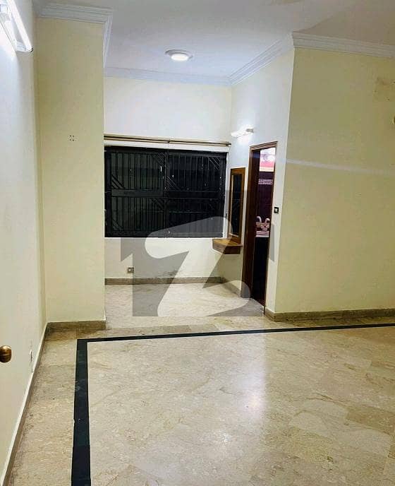 آئی ۔ 8 اسلام آباد میں 3 کمروں کا 14 مرلہ بالائی پورشن 1.7 لاکھ میں کرایہ پر دستیاب ہے۔