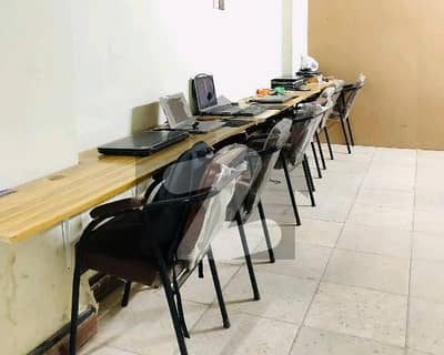 800 Square Feet Spacious Office Is Available In Gulshan-E-Iqbal - Block 5 For Rent