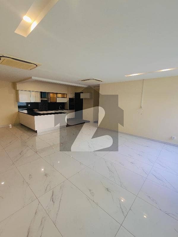 Luxurious Apartment 3 Beds Attach Company Fitted Bath Luxurious Apartment 3 Beds Attach Company Fitted Bath